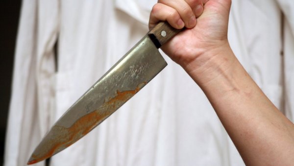 ЗВАО ГА ДА ИЗАЂЕ И ИЗБО НОЖЕМ: Оптужница за покушај убиства на Палилули ЗВАО ГА ДА ИЗАЂЕ И ИЗБО НОЖЕМ: Оптужница за покушај убиства на Палилули