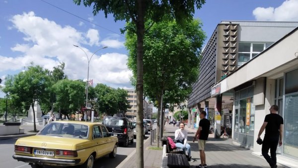 НОВОГОДИШЊИ ПАКЕТИЋИ ЗА 170 ДЕЦЕ: Радост за кориснике социјалне новчане помоћи НОВОГОДИШЊИ ПАКЕТИЋИ ЗА 170 ДЕЦЕ: Радост за кориснике социјалне новчане помоћи