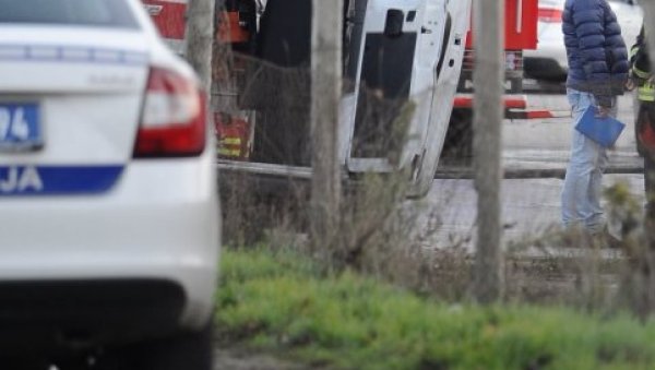 РАКЕТЕ СЕ НЕ НАЛАЗЕ У ИСТОЈ ХАЛИ: Нови детаљи експлозије у фабрици „ЕДеПро“ - како је избегнут већи инцидент РАКЕТЕ СЕ НЕ НАЛАЗЕ У ИСТОЈ ХАЛИ: Нови детаљи експлозије у фабрици „ЕДеПро“ - како је избегнут већи инцидент
