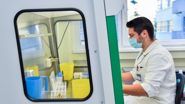 ЛАБОРАТОРИЈА ПО СВЕТСКИМ СТАНДАРДИМА: Институт у Сремској Каменици добио нову специјализовану опрему ЛАБОРАТОРИЈА ПО СВЕТСКИМ СТАНДАРДИМА: Институт у Сремској Каменици добио нову специјализовану опрему