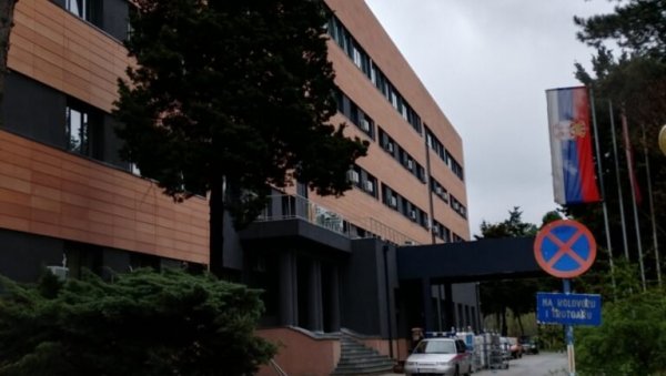 ЗБОГ СМАЊЕНОГ БРОЈА ПАЦИЈЕНАТА: Затварају ковид одељење у паланачкој болници ЗБОГ СМАЊЕНОГ БРОЈА ПАЦИЈЕНАТА: Затварају ковид одељење у паланачкој болници