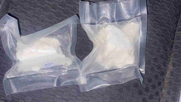 У СТАНОВИМА 160 ГРАМА КОКАИНА: Новосадска полиција ухапсила тројицу из Врбаса осумњичених за дрогу У СТАНОВИМА 160 ГРАМА КОКАИНА: Новосадска полиција ухапсила тројицу из Врбаса осумњичених за дрогу