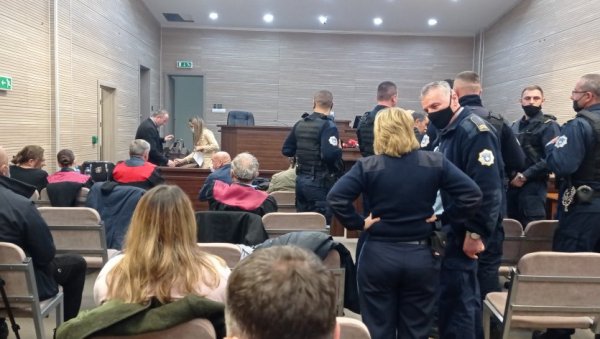 АДВОКАТ ВАСИЋ О СУЂЕЊУ ЗА УБИСТВО ОЛИВЕРА ИВАНОВИЋА: Тужилаштво незаконитo спроводи истрагу, наговарали сведока не би ли дао неку изјаву АДВОКАТ ВАСИЋ О СУЂЕЊУ ЗА УБИСТВО ОЛИВЕРА ИВАНОВИЋА: Тужилаштво незаконитo спроводи истрагу, наговарали сведока не би ли дао неку изјаву