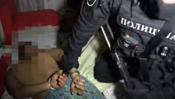 УХАПШЕНИ ДРЖАВЉАНИ МОЛДАВИЈЕ И УКРАЈИНЕ: Покушали да кријумчаре људе - огласио се Дачић УХАПШЕНИ ДРЖАВЉАНИ МОЛДАВИЈЕ И УКРАЈИНЕ: Покушали да кријумчаре људе - огласио се Дачић