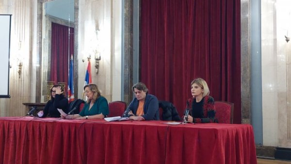КОМЕМОРАЦИЈА МАРИНИ ТУЦАКОВИЋ: Лаћа одржао потресан говор - Увек је говорила: кад умрем направите журку и лепо се проведите (ФОТО/ВИДЕО) КОМЕМОРАЦИЈА МАРИНИ ТУЦАКОВИЋ: Лаћа одржао потресан говор - Увек је говорила: кад умрем направите журку и лепо се проведите (ФОТО/ВИДЕО)