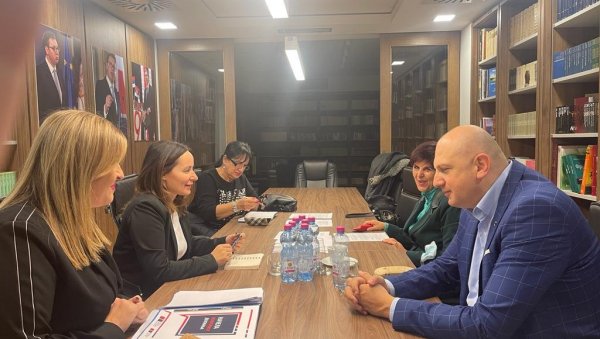 БРИГА ЗА ПОРОДИЦУ ЈЕ ИНВЕСТИЦИЈА У БУДУЋНОСТ: Састанак Радне групе СНС за припрему начела демографски опоравак БРИГА ЗА ПОРОДИЦУ ЈЕ ИНВЕСТИЦИЈА У БУДУЋНОСТ: Састанак Радне групе СНС за припрему начела демографски опоравак