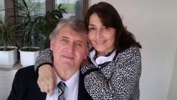 ОСТАВИО ПОЛИТИКУ ПА САД КИСЕЛИ КРАСТАВЦЕ: Рака Радовић (70) већ пет година у пензији у родној Почековини конзервира воће и поврће ОСТАВИО ПОЛИТИКУ ПА САД КИСЕЛИ КРАСТАВЦЕ: Рака Радовић (70) већ пет година у пензији у родној Почековини конзервира воће и поврће