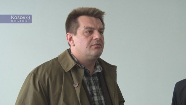 СРБИНУ УХАПШЕНОМ НА БРЊАКУ ПРИТВОР ДО 48 САТИ: Адвокат Васић - Сигуран сам да је реч о неспоразуму СРБИНУ УХАПШЕНОМ НА БРЊАКУ ПРИТВОР ДО 48 САТИ: Адвокат Васић - Сигуран сам да је реч о неспоразуму
