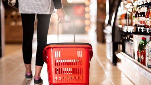 GREŠKA ILI POHLEPA? Pakovanje od 360 grama i 1,8 kilograma praška za veš po istoj ceni GREŠKA ILI POHLEPA? Pakovanje od 360 grama i 1,8 kilograma praška za veš po istoj ceni