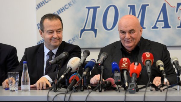 ПОТПИСАН КОАЛИЦИОНИ СПОТАЗУМ: СПС и ЈС настављају политичку сарадњу ПОТПИСАН КОАЛИЦИОНИ СПОТАЗУМ: СПС и ЈС настављају политичку сарадњу
