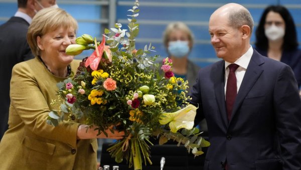 ШОЛЦ, ТИХИ НАСЛЕДНИК ЧЕЛИЧНЕ КАНЦЕЛАРКЕ: Нова влада у Берлину, после 16 година на власти, немачки демохришћани одлазе у опозицију ШОЛЦ, ТИХИ НАСЛЕДНИК ЧЕЛИЧНЕ КАНЦЕЛАРКЕ: Нова влада у Берлину, после 16 година на власти, немачки демохришћани одлазе у опозицију
