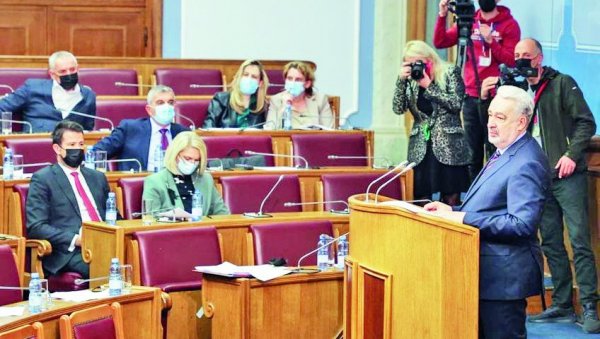 ПОПИС У ОКТОБРУ ДОГОДИНЕ: Председник Владе Црне Горе одговарао на питања посланика у државном парламенту ПОПИС У ОКТОБРУ ДОГОДИНЕ: Председник Владе Црне Горе одговарао на питања посланика у државном парламенту