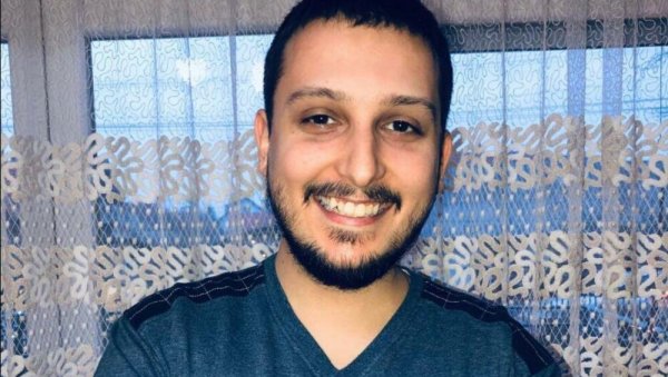 ПРОНАЂЕН МЛАДИЋ ИЗ КРАГУЈЕВЦА: Бојан био у манастиру, како се породица и надала! ПРОНАЂЕН МЛАДИЋ ИЗ КРАГУЈЕВЦА: Бојан био у манастиру, како се породица и надала!
