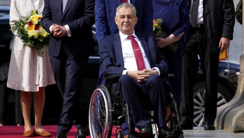 MILOŠ ZEMAN OPERISAN PRE NEKOLIKO DANA: Poznato u kakvom je stanju bivši češki predsednik