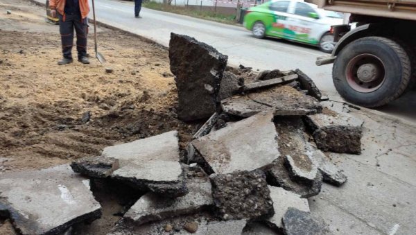 ПОСАО ВРЕДАН 282 МИЛИОНА ДИНАРА: Почела реконструкција пута од Лесковца ка Вучју ПОСАО ВРЕДАН 282 МИЛИОНА ДИНАРА: Почела реконструкција пута од Лесковца ка Вучју