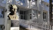 ВРЕДАН 30.000 ЕВРА: Општа болница Бар добила покретни рендген апарат ВРЕДАН 30.000 ЕВРА: Општа болница Бар добила покретни рендген апарат