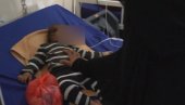 DETE IZDAHNULO USRED INTERVJUA: Potresna poseta švedskog reportera sirotištu u Jemenu DETE IZDAHNULO USRED INTERVJUA: Potresna poseta švedskog reportera sirotištu u Jemenu