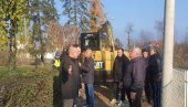 NOVE CEVI ZA CELU ZVEČKU: Gradnja kanalizacije u obrenovačkom naselju NOVE CEVI ZA CELU ZVEČKU: Gradnja kanalizacije u obrenovačkom naselju