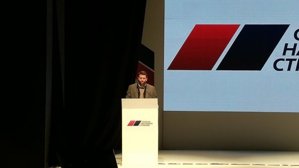 ШАПИЋ: Данас се пише политичка историја коју персонификује Александар Вучић кроз политику достојанства ШАПИЋ: Данас се пише политичка историја коју персонификује Александар Вучић кроз политику достојанства