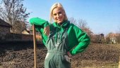 MARIJA VELJKOVIĆ IZNENADILA OBJAVOM: Novi početak voditeljke, sa pratiocima podelila fotografije sa njive!