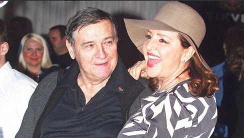 BESKRAJNO SAM TUŽNA: Potresna poruka Ane Bekute šest meseci nakon smrti Milutina Mrkonjića BESKRAJNO SAM TUŽNA: Potresna poruka Ane Bekute šest meseci nakon smrti Milutina Mrkonjića