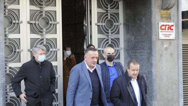 ДАЧИЋ ЗА НОВОСТИ: Нисмо прецизирали дан Мркине сахране, биће у среду или четвртак ДАЧИЋ ЗА НОВОСТИ: Нисмо прецизирали дан Мркине сахране, биће у среду или четвртак