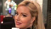 U DRESU ČUVENOG KOŠARKAŠA: Ivana Jordan nazvala Majkla DŽordana prezimenjakom (FOTO) U DRESU ČUVENOG KOŠARKAŠA: Ivana Jordan nazvala Majkla DŽordana prezimenjakom (FOTO)