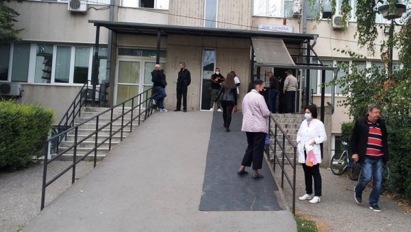 ВИКЕНД КОРОНА БРОЈКЕ У ПАРАЋИНУ: Потврђене још 24 инфекције, укупно 80 прегледа ВИКЕНД КОРОНА БРОЈКЕ У ПАРАЋИНУ: Потврђене још 24 инфекције, укупно 80 прегледа