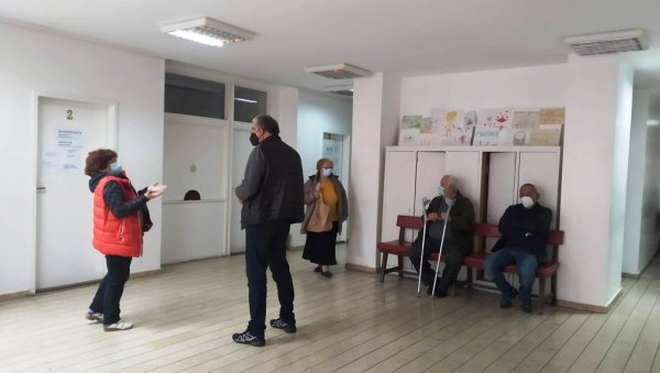 СТРУЧЊАК СЗО:У Србији пада број случајева, али то не значи да смо ван опасности, морам да се припремимо за ударни талас омикрона СТРУЧЊАК СЗО:У Србији пада број случајева, али то не значи да смо ван опасности, морам да се припремимо за ударни талас омикрона