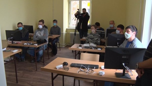 НОВИ РАЧУНАРИ ЗА УЧЕНИКЕ: Опремљен кабинет у суботичкој Техничкој школи НОВИ РАЧУНАРИ ЗА УЧЕНИКЕ: Опремљен кабинет у суботичкој Техничкој школи