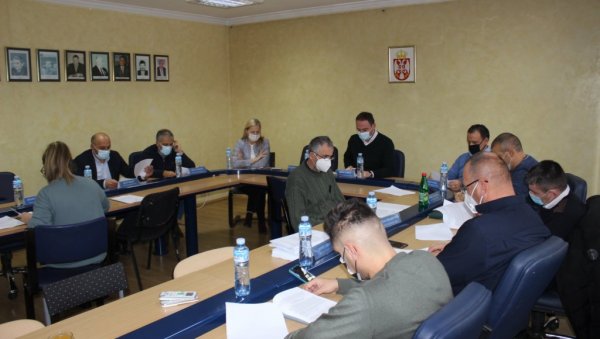 ЗАСЕДАЛО ОПШТИНСКО ВЕЋЕ У ПАРАЋИНУ: Прерасподелом средстава за грејање школа и волонтере ЗАСЕДАЛО ОПШТИНСКО ВЕЋЕ У ПАРАЋИНУ: Прерасподелом средстава за грејање школа и волонтере