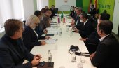 ОДЛИЧНЕ ВЕСТИ: Српска пшеница, кукуруз и јабуке ускоро на тржишту Индонезије ОДЛИЧНЕ ВЕСТИ: Српска пшеница, кукуруз и јабуке ускоро на тржишту Индонезије