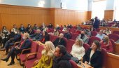 ГРАД ПОДРЖАО ПРИПРАВНИКЕ: Потписани уговори са 50 младих Требињаца ГРАД ПОДРЖАО ПРИПРАВНИКЕ: Потписани уговори са 50 младих Требињаца