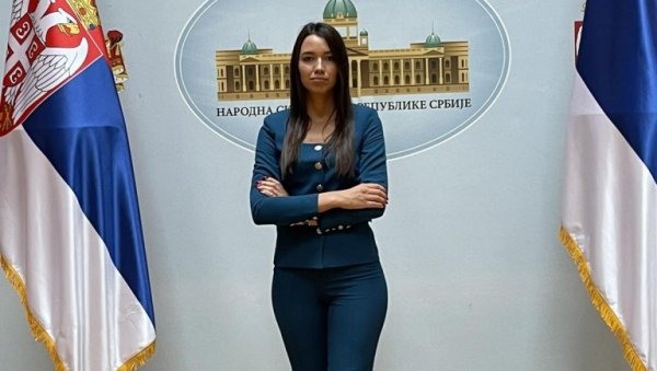 ЂУРИЋ ПОРУЧИЛА: Бруталне лажи опозиције о увредама (ВИДЕО) ЂУРИЋ ПОРУЧИЛА: Бруталне лажи опозиције о увредама (ВИДЕО)