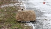 RUSKI KAMEN-ŠPIJUN“: Novi lukavi robot za praćenje neprijatelja (FOTO) RUSKI KAMEN-ŠPIJUN“: Novi lukavi robot za praćenje neprijatelja (FOTO)