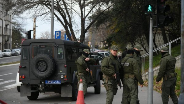 ЈАКЕ ПОЛИЦИЈСКЕ СНАГЕ ИСПРЕД ТУЖИЛАШТВА: Катнић данас испитује Беливука о убиству шкаљараца (ФОТО) ЈАКЕ ПОЛИЦИЈСКЕ СНАГЕ ИСПРЕД ТУЖИЛАШТВА: Катнић данас испитује Беливука о убиству шкаљараца (ФОТО)