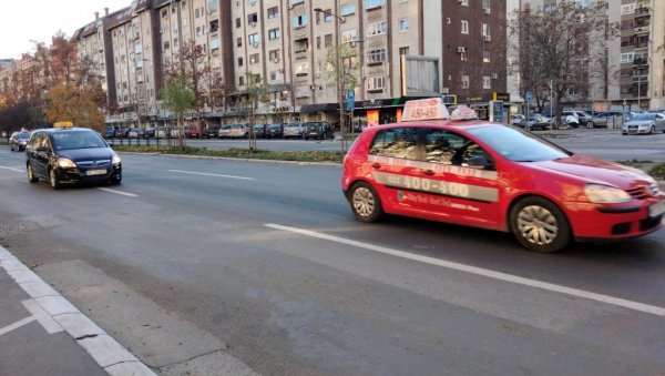 ЦЕНА ВИША ЗА 10 ОДСТО: У Новом Саду данас поскупео такси превоз ЦЕНА ВИША ЗА 10 ОДСТО: У Новом Саду данас поскупео такси превоз