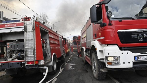 У ТОКУ ПРЕТРАГА ТРЖНОГ ЦЕНТРА: Огласио се МУП поводом пожара у Обреновцу У ТОКУ ПРЕТРАГА ТРЖНОГ ЦЕНТРА: Огласио се МУП поводом пожара у Обреновцу
