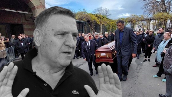 4 ПРЕДСЕДНИКА СЕ ОПРОСТИЛА ОД МРКЕ: Један му носио ковчег (ФОТО) 4 ПРЕДСЕДНИКА СЕ ОПРОСТИЛА ОД МРКЕ: Један му носио ковчег (ФОТО)