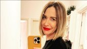 PRVA ZAJEDNIČKA SLIKA: Praznična idila - Marijana Mićić sa partnerom i bebom (FOTO) PRVA ZAJEDNIČKA SLIKA: Praznična idila - Marijana Mićić sa partnerom i bebom (FOTO)