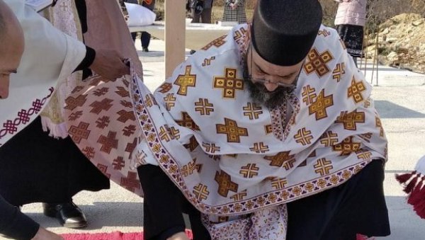 ЦРКВА НИЧЕ НА ТЕМЕЉИМА ИЗ СРЕДЊЕГ ВЕКА: Значајан подухват Канађанина нашег порекла и мештанина Богдања, надомак Трстеника ЦРКВА НИЧЕ НА ТЕМЕЉИМА ИЗ СРЕДЊЕГ ВЕКА: Значајан подухват Канађанина нашег порекла и мештанина Богдања, надомак Трстеника