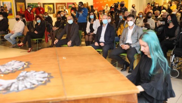 ОБЕЛЕЖЕН ДАН ОСОБА С ИНВАЛИДИТЕТОМ: Модној ревији присуствовао градоначелник Милош Вучевић ОБЕЛЕЖЕН ДАН ОСОБА С ИНВАЛИДИТЕТОМ: Модној ревији присуствовао градоначелник Милош Вучевић