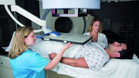 KADA JE BOLJI SKENER, A KADA MAGNETNA REZONANCA? Savet stručnjaka - Kod onkoloških pacijenata CT snimanje je zlatni standard (FOTO)