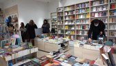 КОСМОС САДА И У БУЛЕВАРУ: Мухарем Баздуљ свечано отворио нову књижару у престоници КОСМОС САДА И У БУЛЕВАРУ: Мухарем Баздуљ свечано отворио нову књижару у престоници