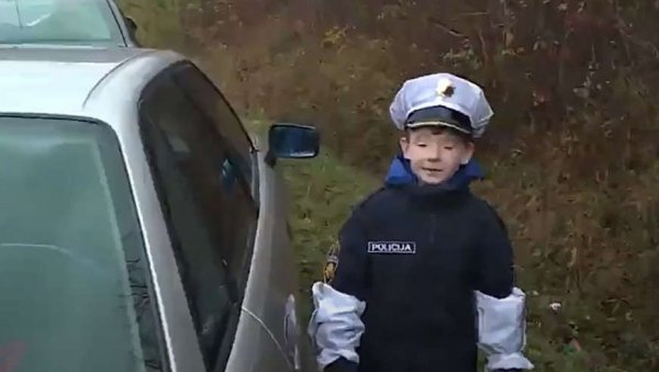 ЖЕЛИ САМО ДА ИЗГЛЕДА КАО ВРШЊАЦИ: Дечаку (10) из Бихаћа потребна и друга операција очних капака ЖЕЛИ САМО ДА ИЗГЛЕДА КАО ВРШЊАЦИ: Дечаку (10) из Бихаћа потребна и друга операција очних капака