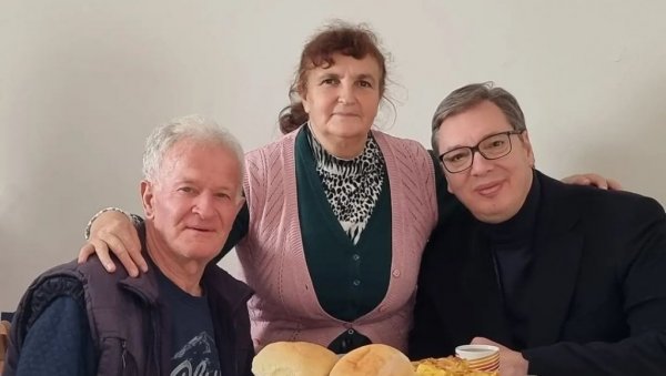 ВУЧИЋ ПОСЕТИО ПОРОДИЦУ РОСИЋ: Срдачан дочек за председника у Горњим Недељицама (ФОТО) ВУЧИЋ ПОСЕТИО ПОРОДИЦУ РОСИЋ: Срдачан дочек за председника у Горњим Недељицама (ФОТО)