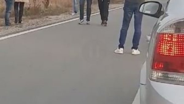 СЦЕНА НАСИЉА: Овако се понашају припадници опозиције и лажни еколози (ВИДЕО) СЦЕНА НАСИЉА: Овако се понашају припадници опозиције и лажни еколози (ВИДЕО)