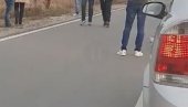 SCENA NASILJA: Ovako se ponašaju pripadnici opozicije i lažni ekolozi (VIDEO) SCENA NASILJA: Ovako se ponašaju pripadnici opozicije i lažni ekolozi (VIDEO)