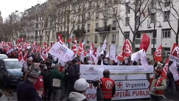 ПРОТЕСТИ ЗДРАВСТЕВНИХ РАДНИКА У ПАРИЗУ: Траже боље услове рада, многи незадовољни напуштају професију (ВИДЕО) ПРОТЕСТИ ЗДРАВСТЕВНИХ РАДНИКА У ПАРИЗУ: Траже боље услове рада, многи незадовољни напуштају професију (ВИДЕО)