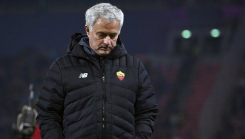 ITALIJAN UDARIO PO MORINJU: Potpuno je gotov, više nije u stanju da trenira ITALIJAN UDARIO PO MORINJU: Potpuno je gotov, više nije u stanju da trenira